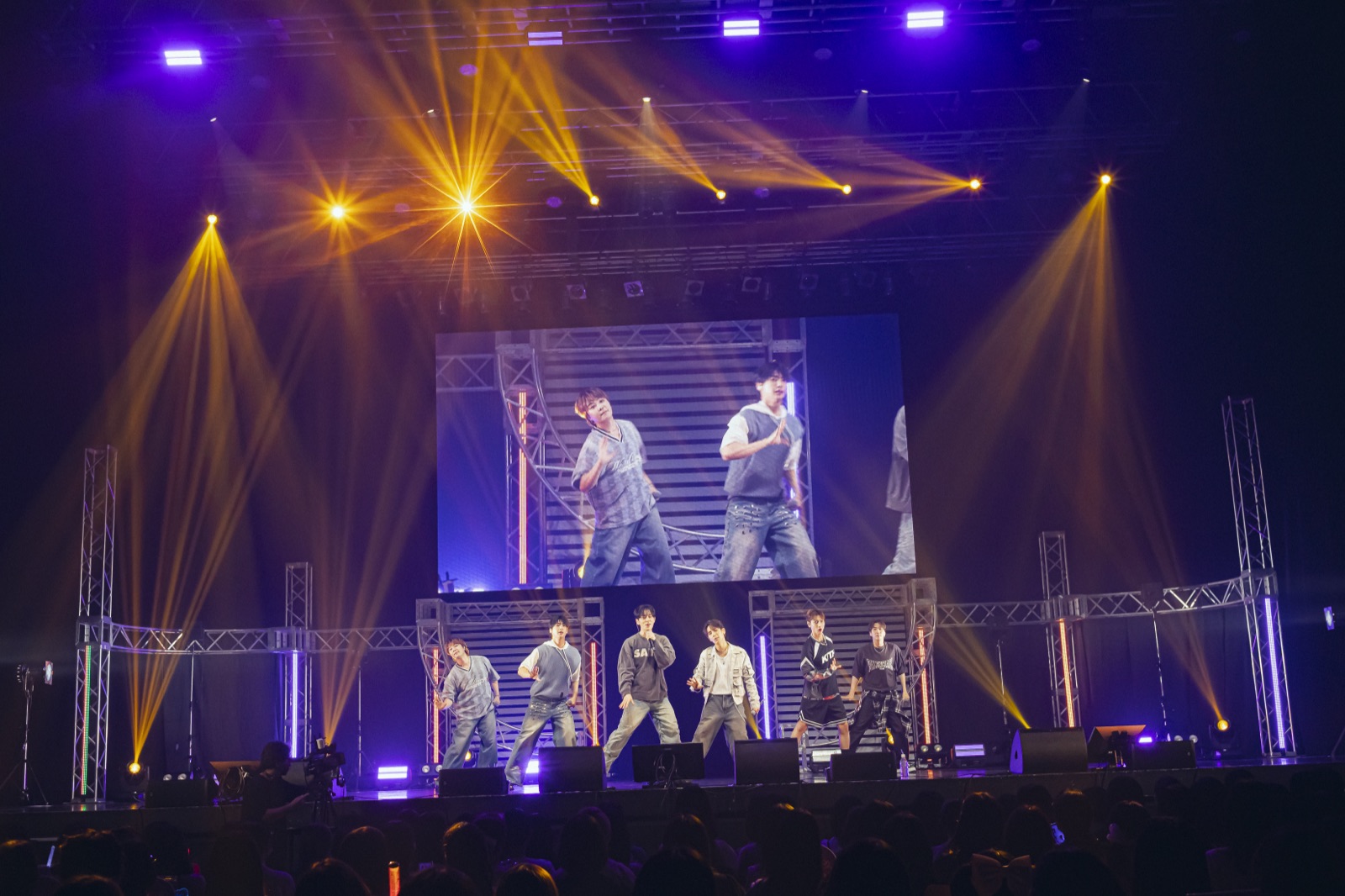 RE:ENGINE stage photo 2