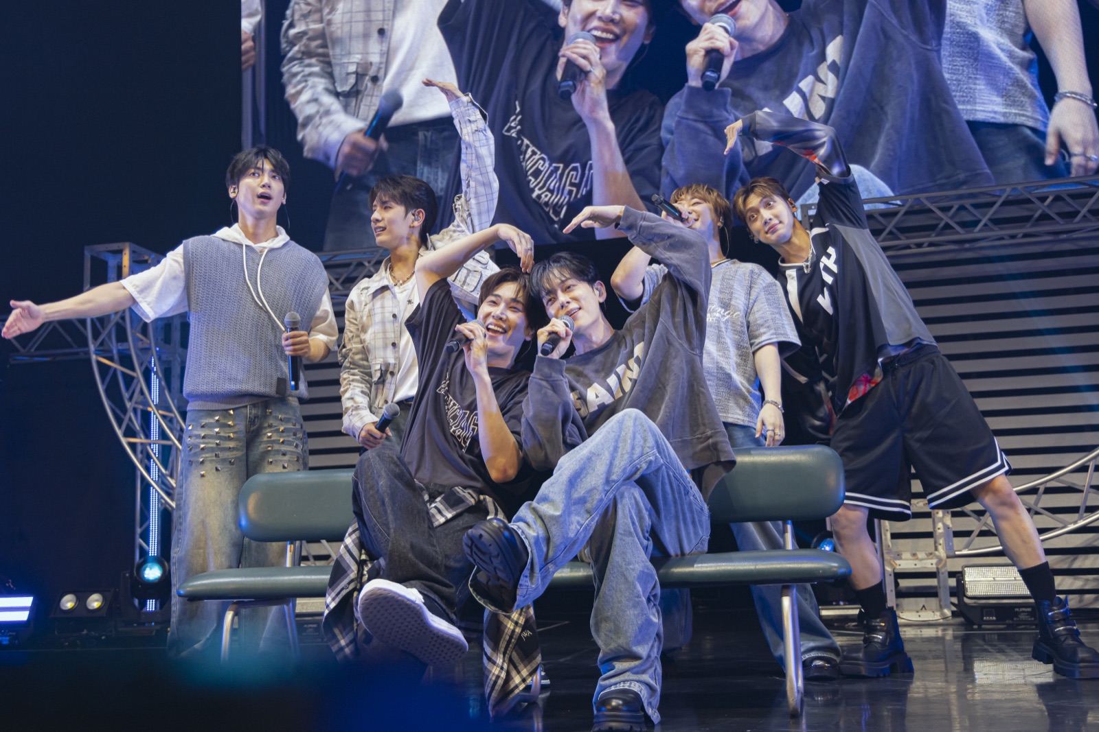 RE:ENGINE stage photo 3