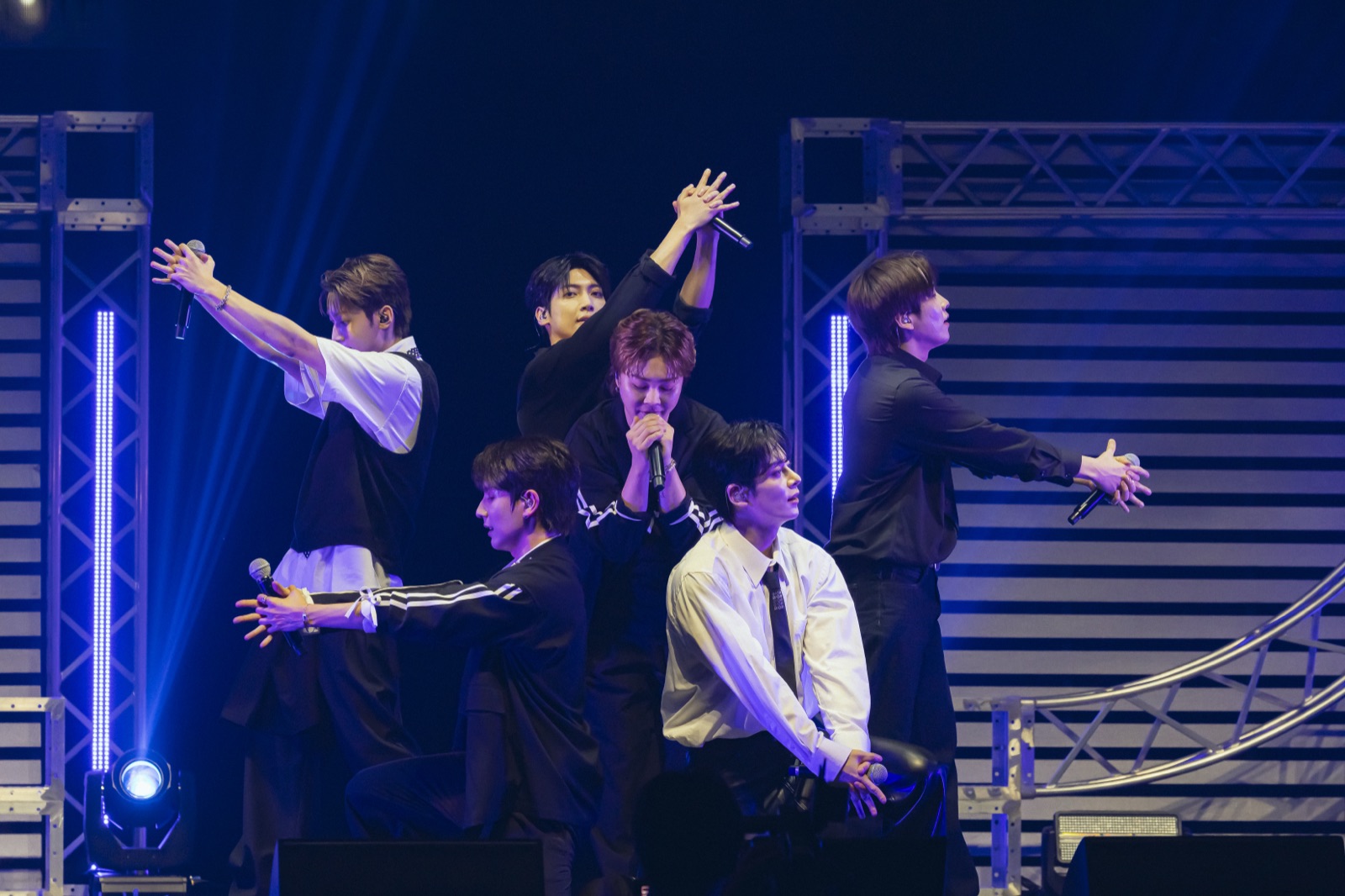 RE:ENGINE night stage photo 2